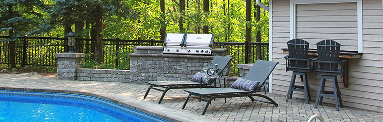 CHAISE LOUNGE